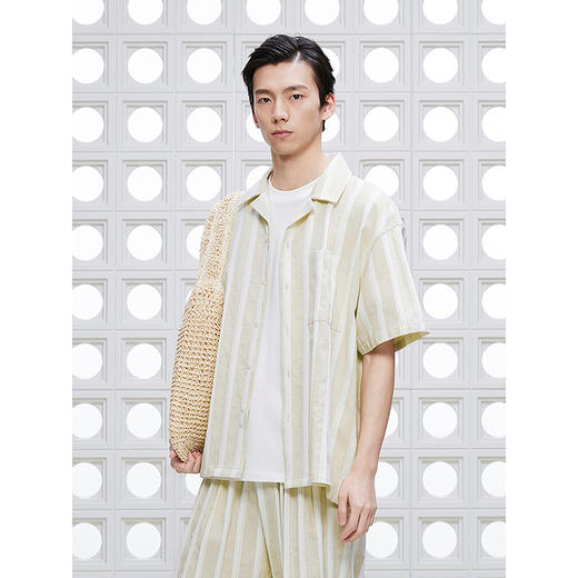 GXG男装 条纹设计短袖衬衫微皱感肌理衬衣通勤上装 2025夏季新品 商品图2