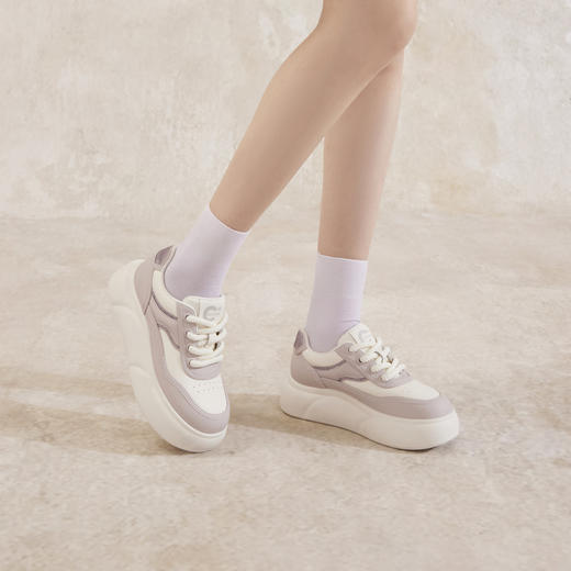 2楼千百度 24年秋季新品 休闲板鞋 A24422620 商品图4