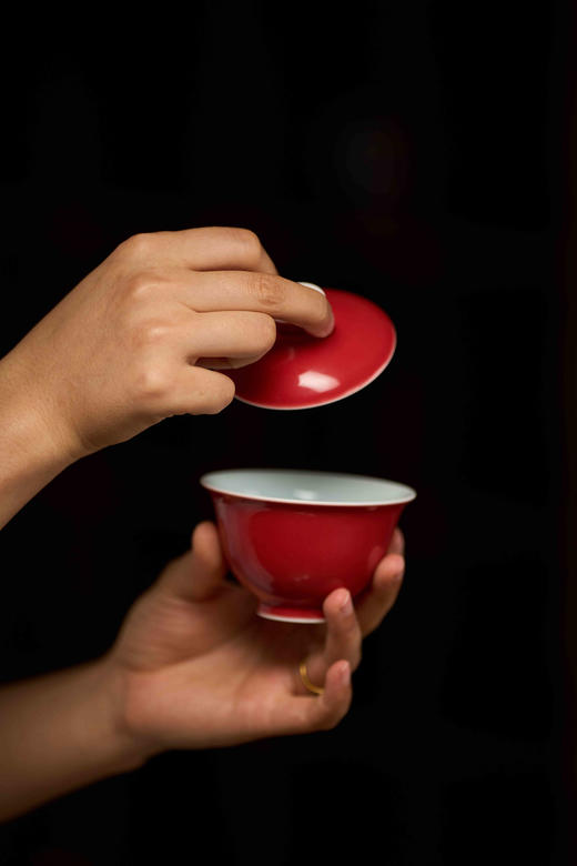 守艺 · 朱砂痣盖碗套组 1盖碗2杯子 景德镇高端茶器 盖碗110ml 杯子:50ml 商品图4