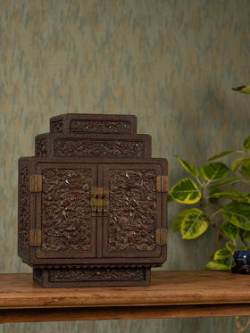 清中期	紫檀满雕云龙纹百宝箱