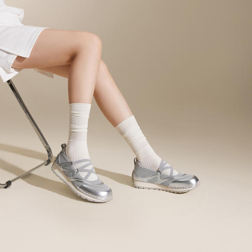 2楼千百度 24年秋季新品 时尚休闲鞋 A24420191 商品图2