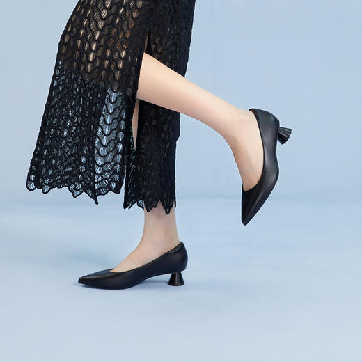 2楼千百度 24年春新品 浅口单鞋 商品图2