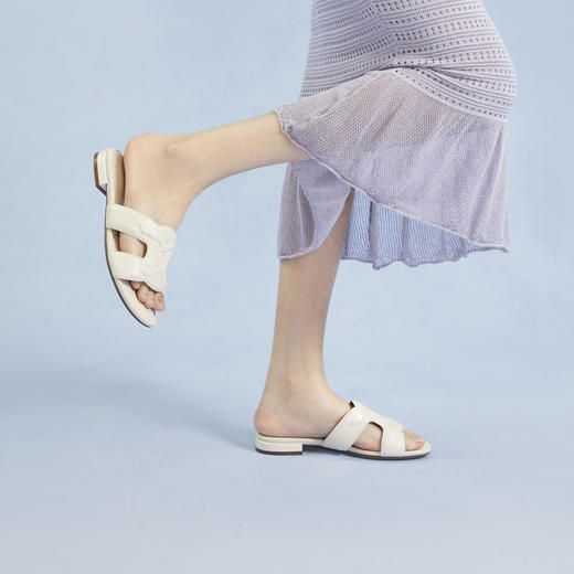 2楼千百度 24年夏季新品 其他拖鞋 A24351280 商品图4