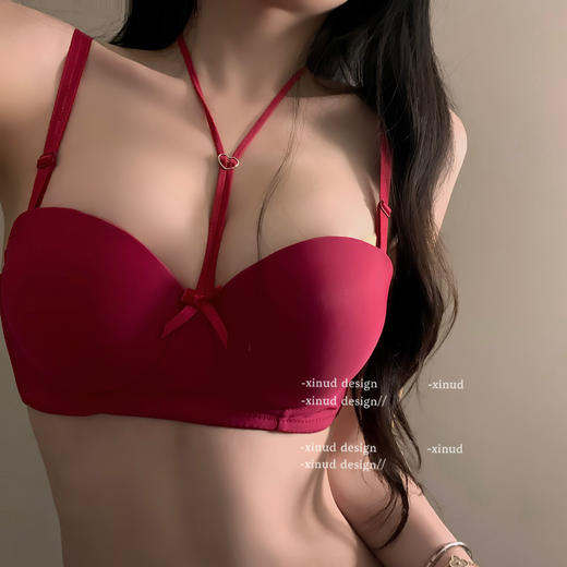 【法式性感小心机❗️纯欲无痕聚拢内衣】心机辣妹光面内衣女，半杯挂脖式聚拢显大，大上托美背收副乳防下垂调整型舒适文胸L 商品图0