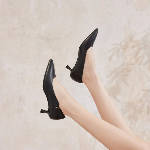 2楼千百度 24年秋季新品 浅口单鞋 A24482912 商品图4