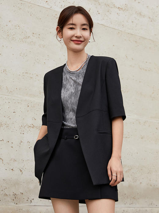轻熟风必备！黑色短袖西装 通勤日常都好穿 商品图0