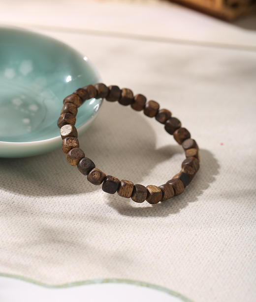 【沉香溯源】棋楠5mm方珠手串 BCQN367 （特殊商品请在收货之后48小时内申请退换货，过期不予处理！！！） 商品图1