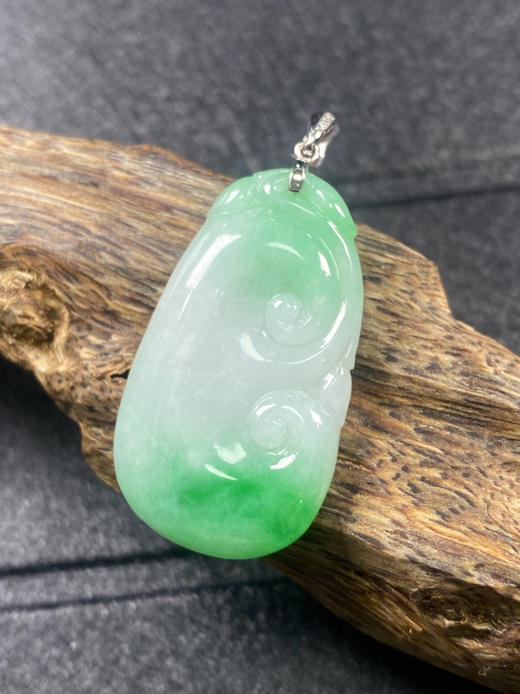 【FC0031】18K金镶嵌翡翠飘绿如意吊坠  玉润色阳 完美大气 商品图3