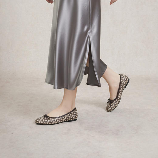 2楼千百度 24年春季新品 浅口单鞋 A24128828 商品图4