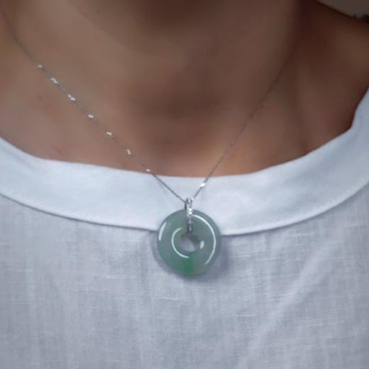 【明媚】18K金镶嵌翡翠平安扣 商品图1