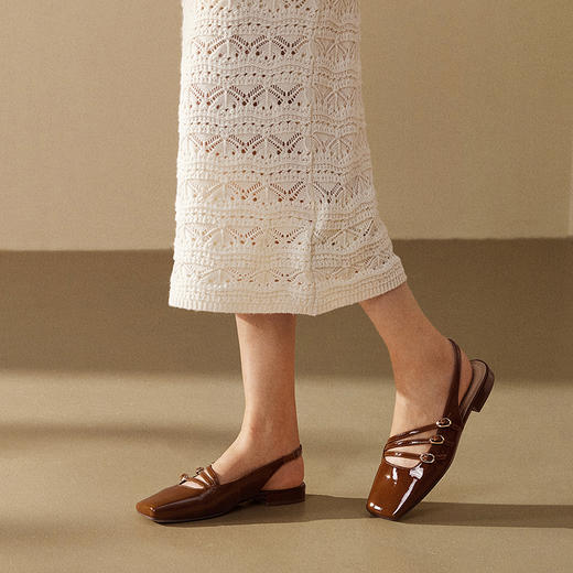 2楼千百度 25年夏季新品 时装凉鞋 A25285108 商品图1