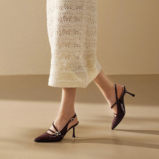 2楼千百度 25年夏季新品 时装凉鞋 A25257775 商品图1