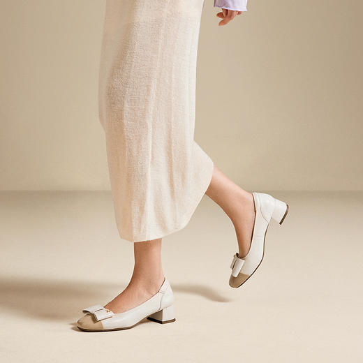 2楼千百度 25年秋季新品 浅口单鞋 商品图2