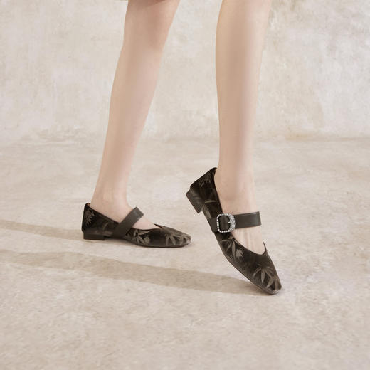 2楼千百度 24年秋季新品 玛丽珍鞋 A24480035 商品图2