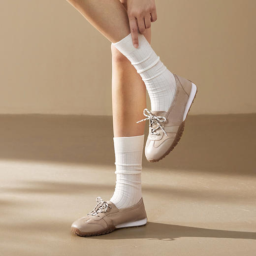 2楼千百度 25年春季新品 时尚休闲鞋 A25185207 商品图1