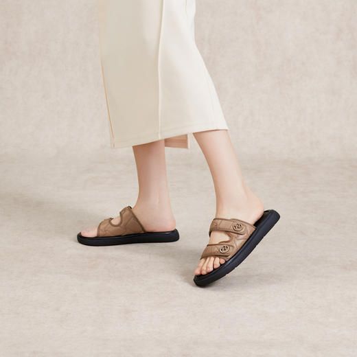 2楼千百度 24年夏季新品 其他拖鞋 A24375180 商品图2