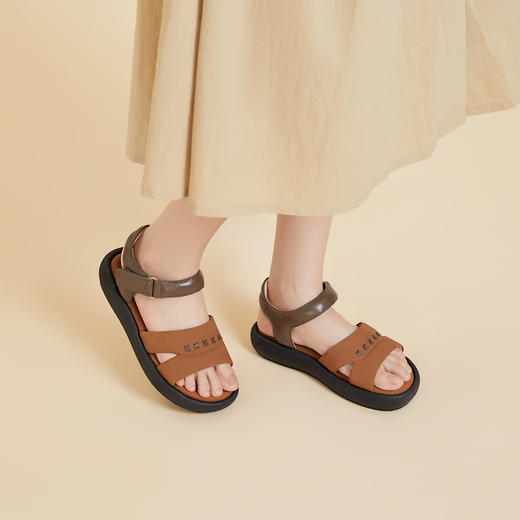 2楼千百度 24年夏季新品 休闲凉鞋 A24381010 商品图4