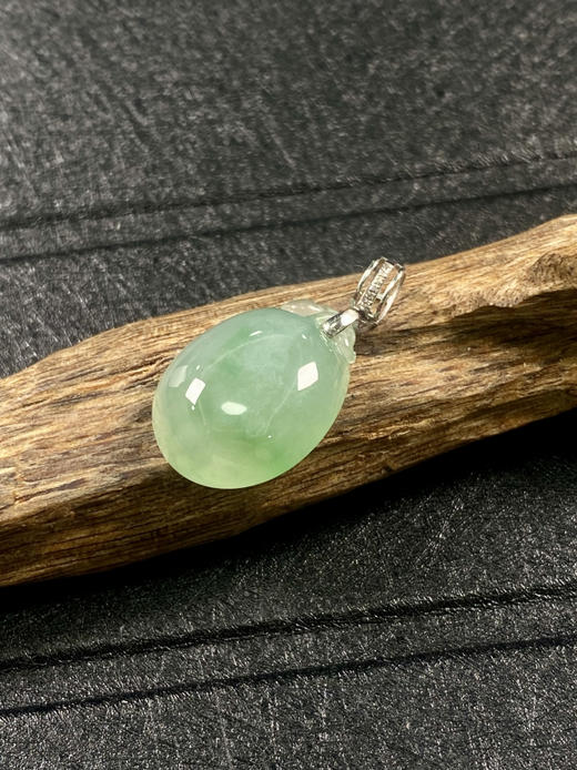 【FC0034】18K金镶嵌翡翠小福瓜吊坠  饱满冰润 商品图1