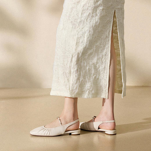 2楼千百度 25年夏季新品 时装凉鞋 A25284607 商品图4