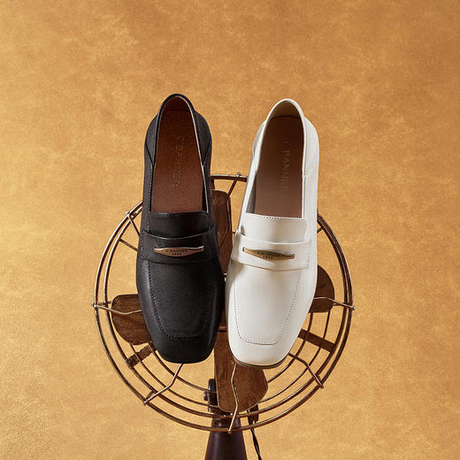 2楼千百度 25年秋季新品 乐福鞋（豆豆鞋） A25412304 商品图1