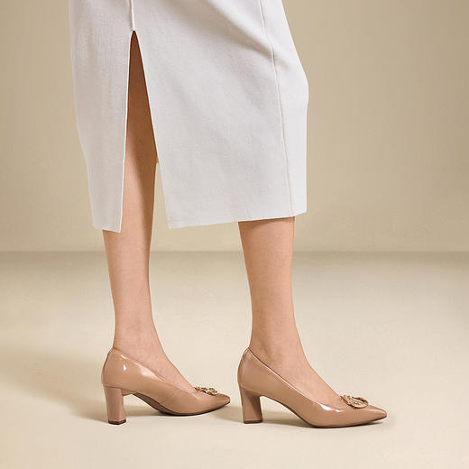 2楼千百度 25年秋季新品 浅口单鞋 A25471688 商品图4