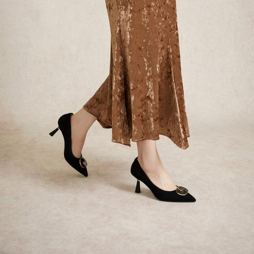 2楼千百度 24年春新品 浅口单鞋 商品图2