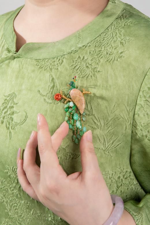 一周发货，带证书【天然材质  孔雀胸针】珊瑚玉、澳洲玉、海绵珊瑚~胸前的一抹灵动点缀~尺寸大小86mm*44mm 商品图6