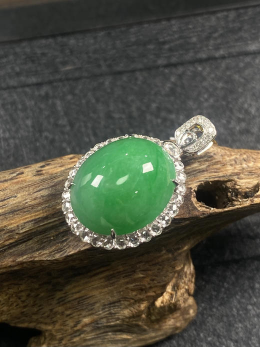 【FC0043】18K金镶嵌翡翠阳绿蛋面吊坠  色泽阳绿 美观大气 商品图3