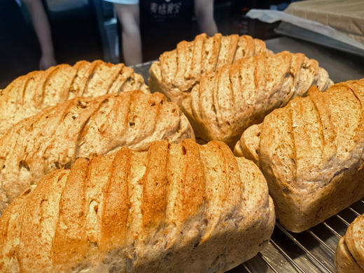 全麦谷物吐司 全麦，黑麦，大枣，奇亚籽等 商品图0