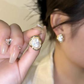 Oflye潮流饰品 法式复古巴洛克异形珍珠耳环女小众设计感气质耳钉不规则轻奢耳饰