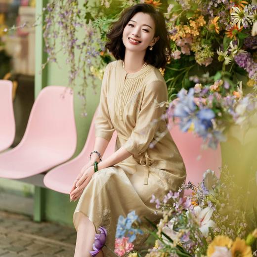 西子/【国色天香】兰精天丝优雅高级定位浮雕刺绣杏色连衣裙/CQTJ298 商品图1