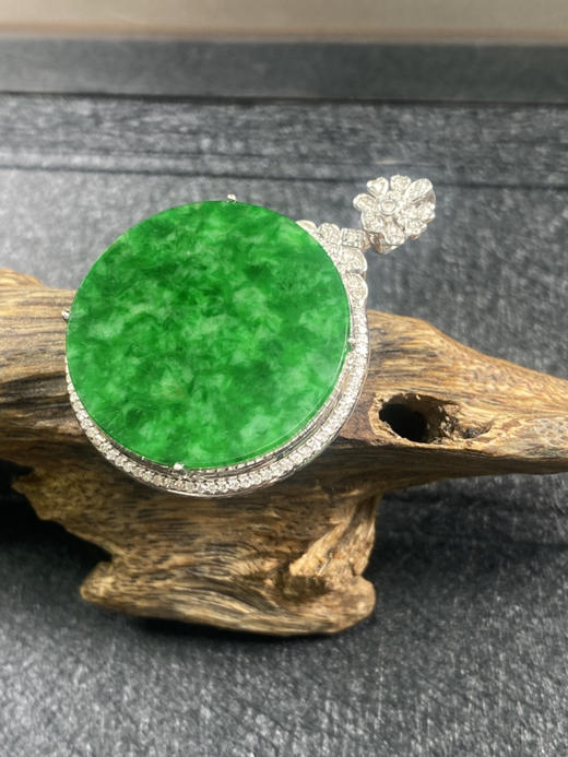 【FC0040】18K金镶嵌翡翠阳绿圆牌吊坠  色阳完美 美观大气 平安圆满 商品图3