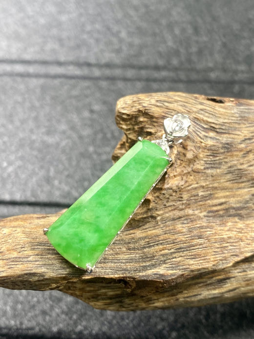 【FC0036】18K金镶嵌翡翠阳绿无事牌吊坠  色阳完美 简约大气 商品图2