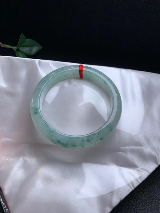 620611，57冰飘花手镯。冰底清新细条、花色有意境 商品图4