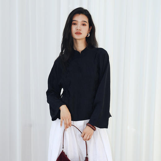 绽放461朵/【黑白灰系列·宫二】黑底提花新中式斜襟九分袖小衫女 商品图2