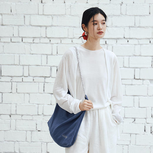 绽放462朵/【黑白灰系列·巴黎夏日】莱赛尔醋酸桑蚕丝混纺背心女 商品图2