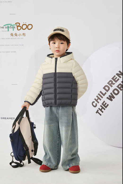 兔兔小布撞色拼接轻羽绒 商品图1