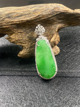 【FC0038】18K金镶嵌翡翠阳绿福瓜吊坠  色阳完美 完美大气