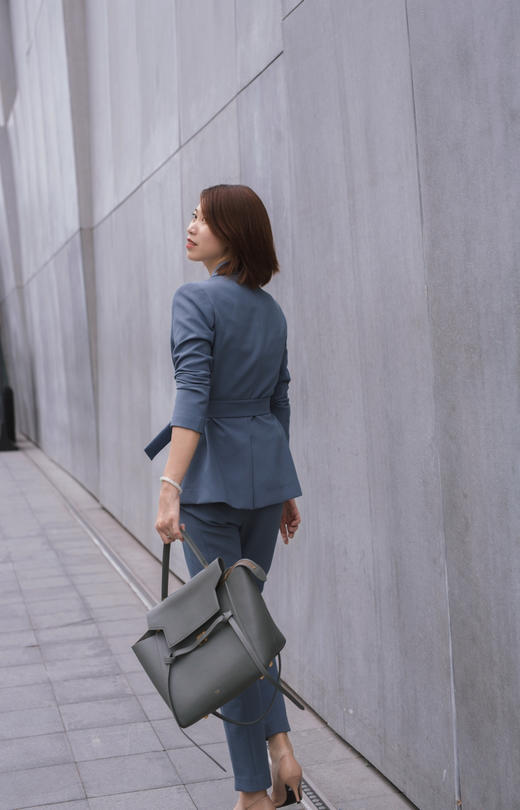 2718“都市丽人”小脚裤套装时尚干练 潇洒大气 颈袖添香 商品图1