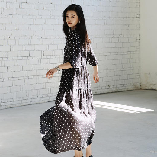 绽放女装443朵/【黑白灰系列】高支亚麻豌豆花印花气质旅行连衣裙 商品图2