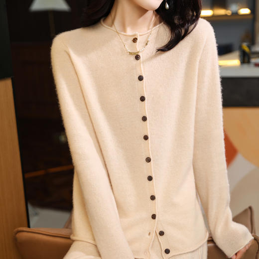 Avann阿曼衣文艺排扣羊毛衫ZM048 商品图2