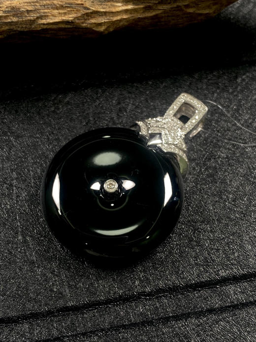 【FC0047】18K金镶嵌翡翠墨翠平安扣吊坠 漆黑亮光 简约大方 完美大气 商品图2