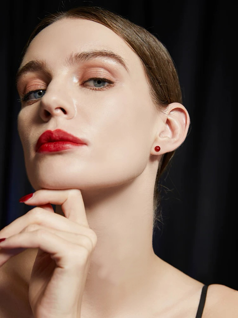 【JEWELLERY 小红豆玛瑙耳钉】4MM一对，纯银通体，玛瑙材质，晶莹剔透，优雅永存。