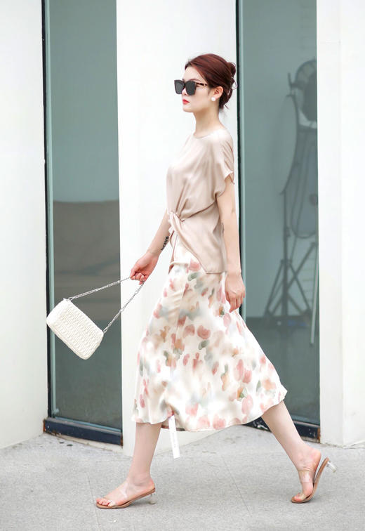 商场品牌含桑蚕丝不规则小衫显瘦珍珠衫 商品图5