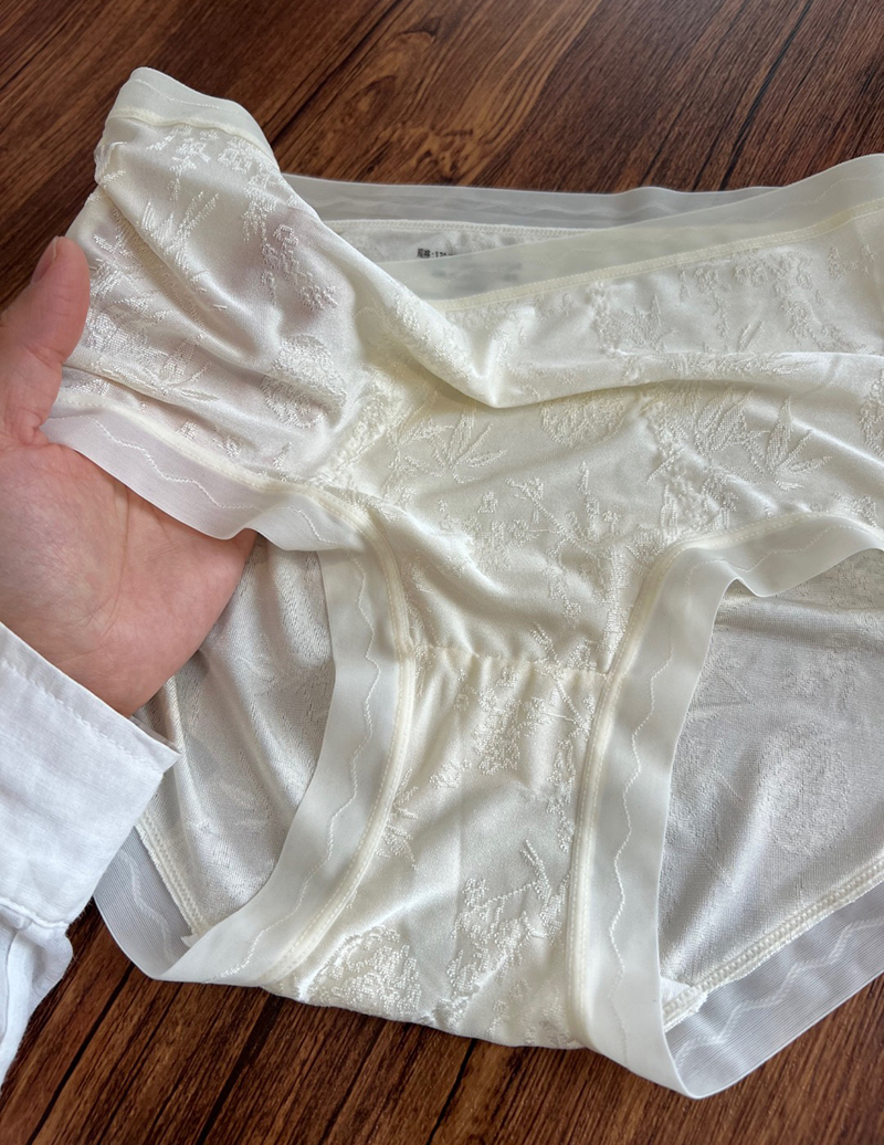 岛国订单！华+の浮雕花卉，一组4条！桑蚕丝底档10A级抑菌无痕裸感高腰内裤