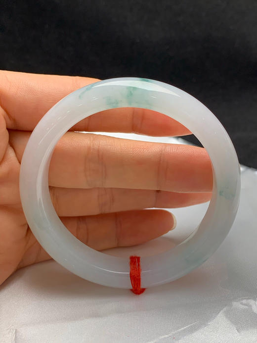 620619，53.7圈口，糯化飘花正圈平安镯，白底飘蓝花，整体清爽 商品图4