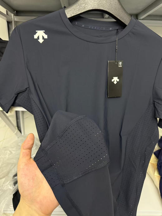 原单正品迪桑特DESCENTE 综训系列速干运动T恤，深藏青 M-3XL 商品图8