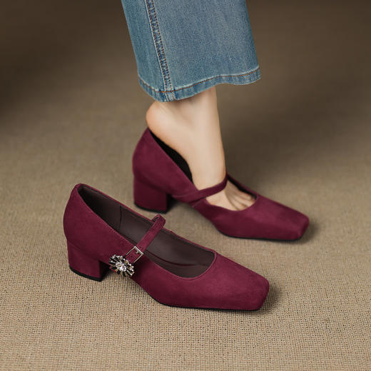 【预售5天】方头玛丽珍鞋女通勤百搭粗跟酒红色一字带中跟单鞋不累脚高跟鞋女AJ&AJ9997 商品图0