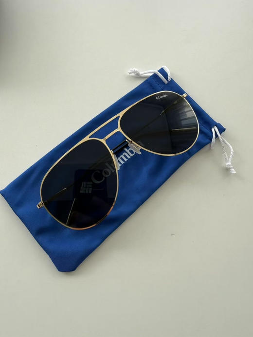 外贸原单哥伦比亚偏光太阳镜，都有原装眼镜袋, +后配眼镜轻便收纳盒，数量不多，
超轻材质,超弹不锈钢,佩戴舒服数量不多 商品图1