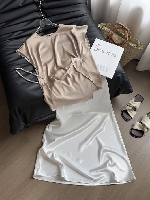 商场品牌含桑蚕丝不规则小衫显瘦珍珠衫 商品图11